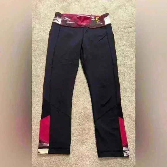 Lululemon sz 6 capri leggings - Picture 1 of 3